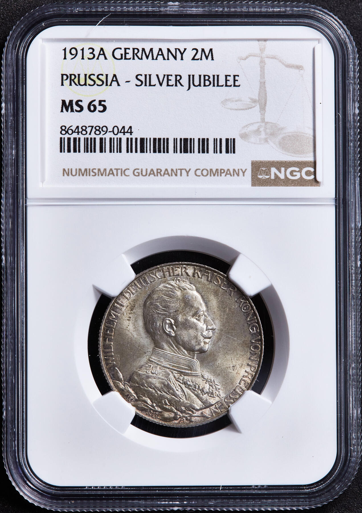 【俄甄集藏】2026年(049)03-18星期三 晚 19:30 全场包邮 德国普鲁士1913年A版威廉二世军装2马克银币，NGC MS65，黄油彩老包浆，顶级十字转光品相