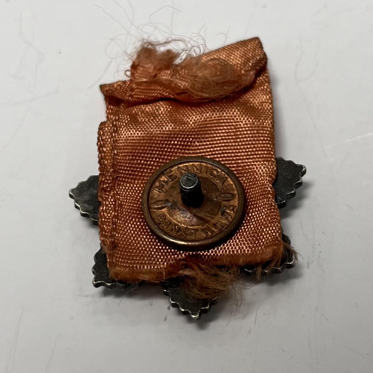 韵星假日军品类拍卖第47期 -- Rimey Holidays Militaria Auction 47 波兰人民共和国杰出工人证章 早期珐琅版本 转轮带厂标