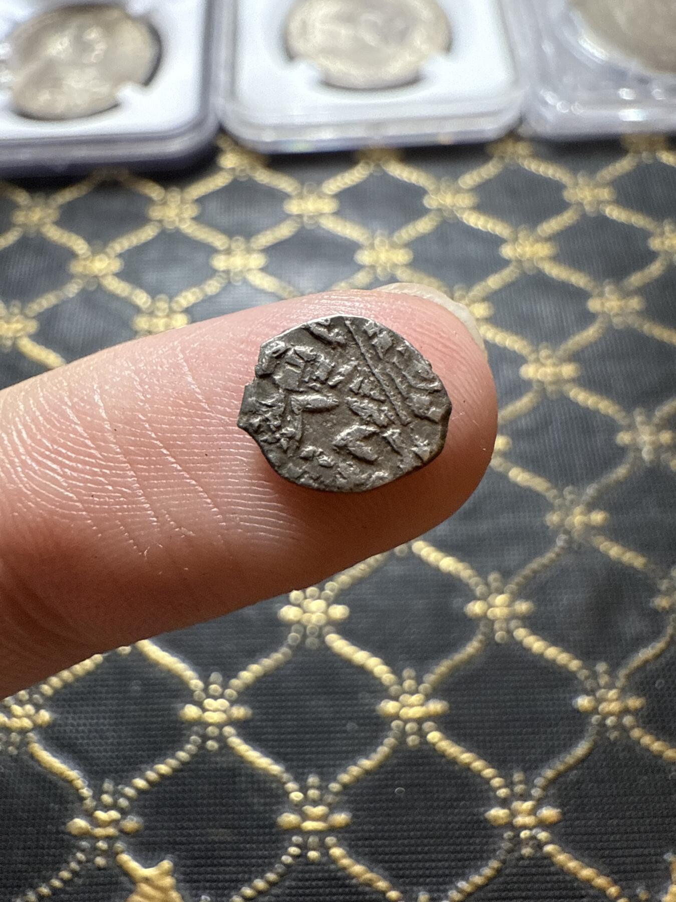 南宋泉阁俄币 外币 国币 专场第二十二期 【送拍无额外佣金】 沙俄 彼得一世 半戈比小银币 小样 0.3g左右 鱼鳞币 细节还行 老包浆通货好品