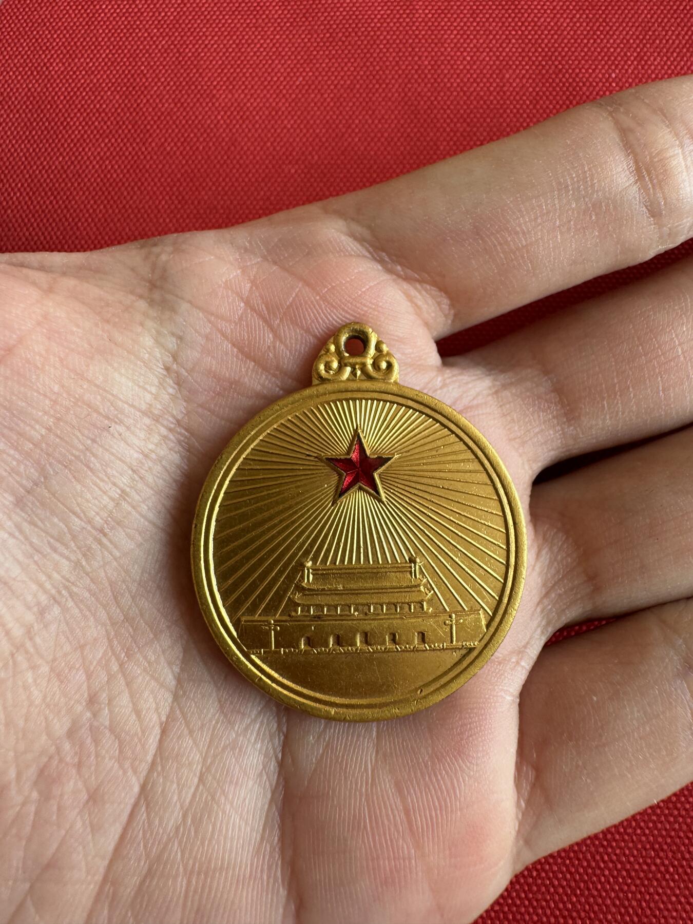 五哥徽章群   18号周三晚上八点4群联拍 铜章