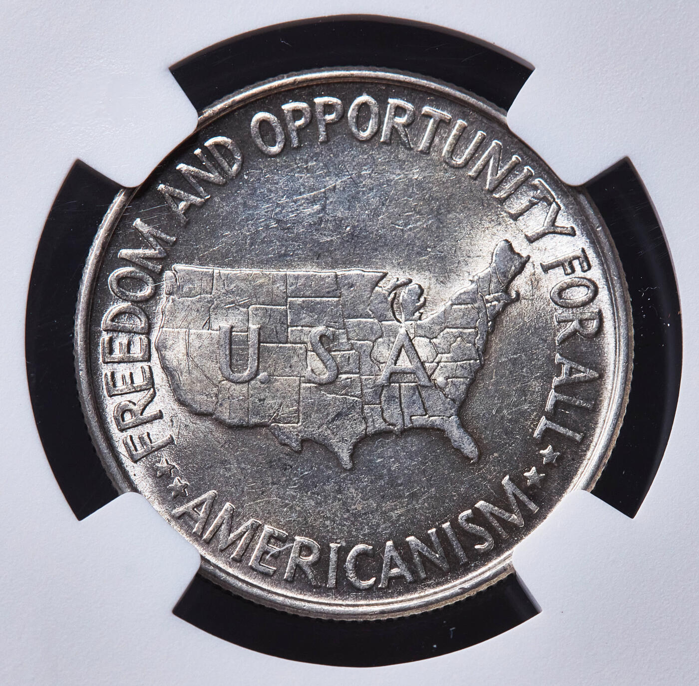 【俄甄集藏】2026年(049)03-18星期三 晚 19:30 全场包邮 美国1952年纪念非洲裔农业学家乔治·卡弗与教育家布克·华盛顿50美分银币，NGC MS62，原光品相