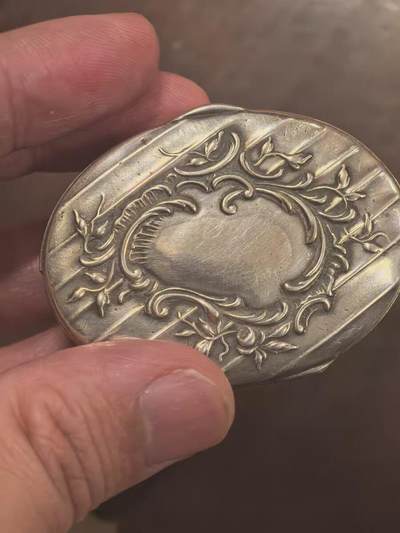 欧洲银章铜章、银币 - 欧洲银盒 镂空刻花工艺 银盒胭脂盒香盒32.2克