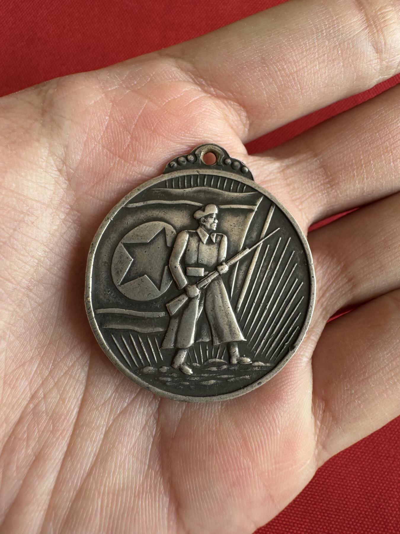 五哥徽章群   18号周三晚上八点4群联拍 银章