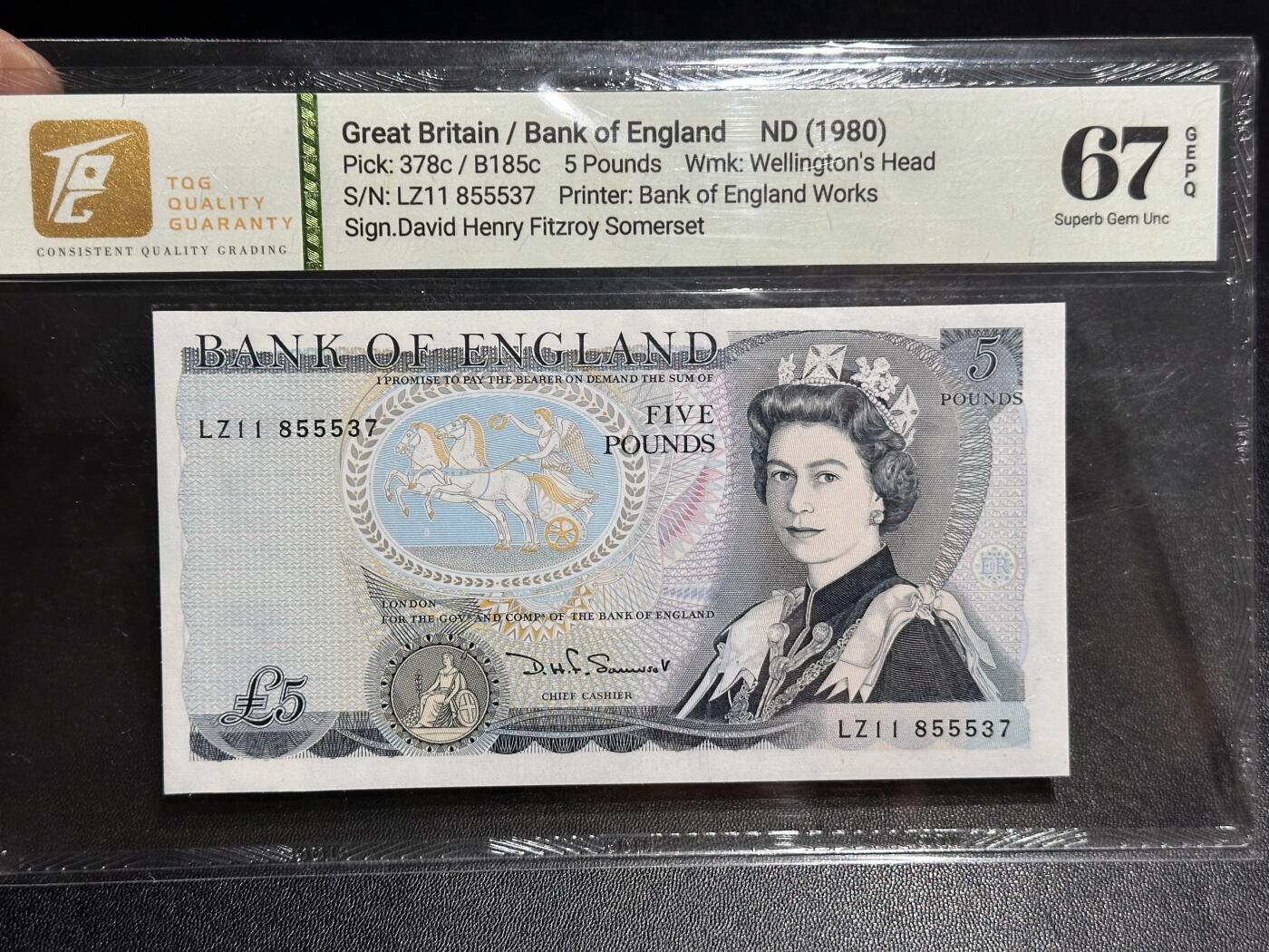 《外钞收藏家》第六百一十八期（精品场）（长期征集拍品、欢迎藏友们联系合作） 1980年英国D序列5镑 TQG评级67