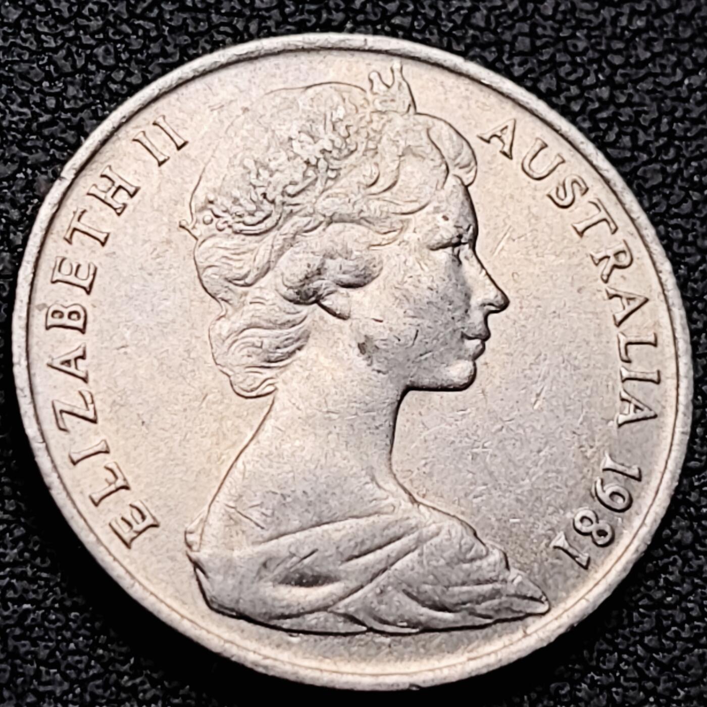 泉币菌-第211场-拍品多 请提前出价 。