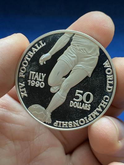 《竞宝斋》第471场 周日，周一，周二 3场连拍 （全场包邮）欢迎送拍 - 纽埃1990年50元精制银币，意大利世界杯主题，28.45g，925银，铸造量20000枚。