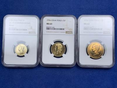 《竞宝斋》第471场 周日，周一，周二 3场连拍 （全场包邮）欢迎送拍 - 3枚一组 NGC MS63-64 法属多哥 1956年 5/10/25法郎 ESSAI样币 3枚一组确实不易 10法郎N标签面值错误 可自行联系N免费更换