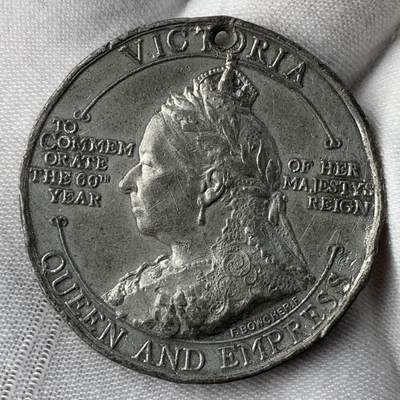 掌中浮雕-藏着的欧洲第055场 - 1897年英国维多利亚女王登基60周年白色金属（WM）纪念章，38mm