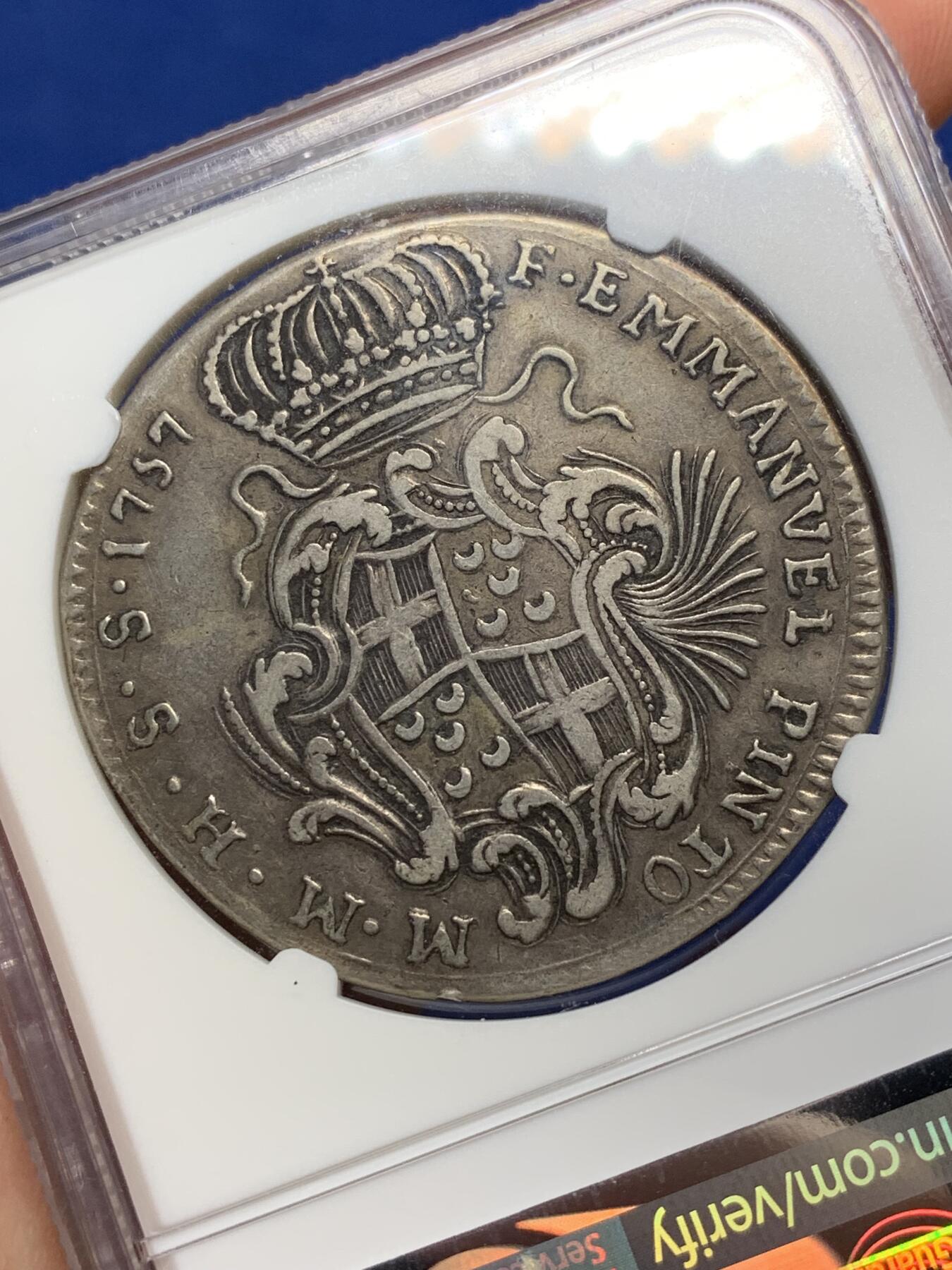 《竞宝斋》第471场 周日，周一，周二 3场连拍 （全场包邮）欢迎送拍 NGC VF30 马耳他1757年曼努埃尔·平托·德·丰塞卡30塔里银币 马耳他骑士团，成立于第一次十字军东征之后的天主教军事组织医院骑士团。这枚银币铸于1757年瓦莱塔铸币厂，时任大团长曼纽尔一世•品脱Manuel I Pinto 。稀缺品种，有分的很少。盒子边缘有磕