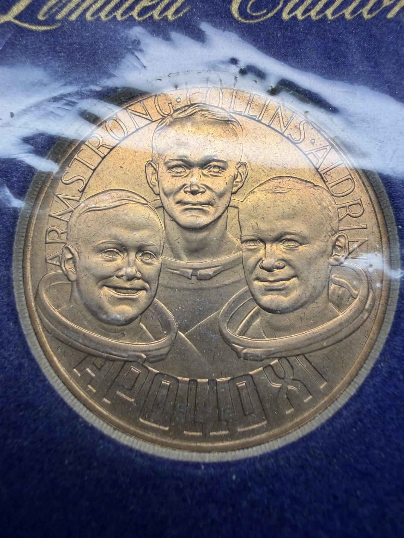 2026年集古藏今外币拍卖第三期-第5场—（总第315拍），可以寄存60天，满160元包邮。 原封1969年阿波罗11号（Apollo 11）登月任务纪念章，限量版