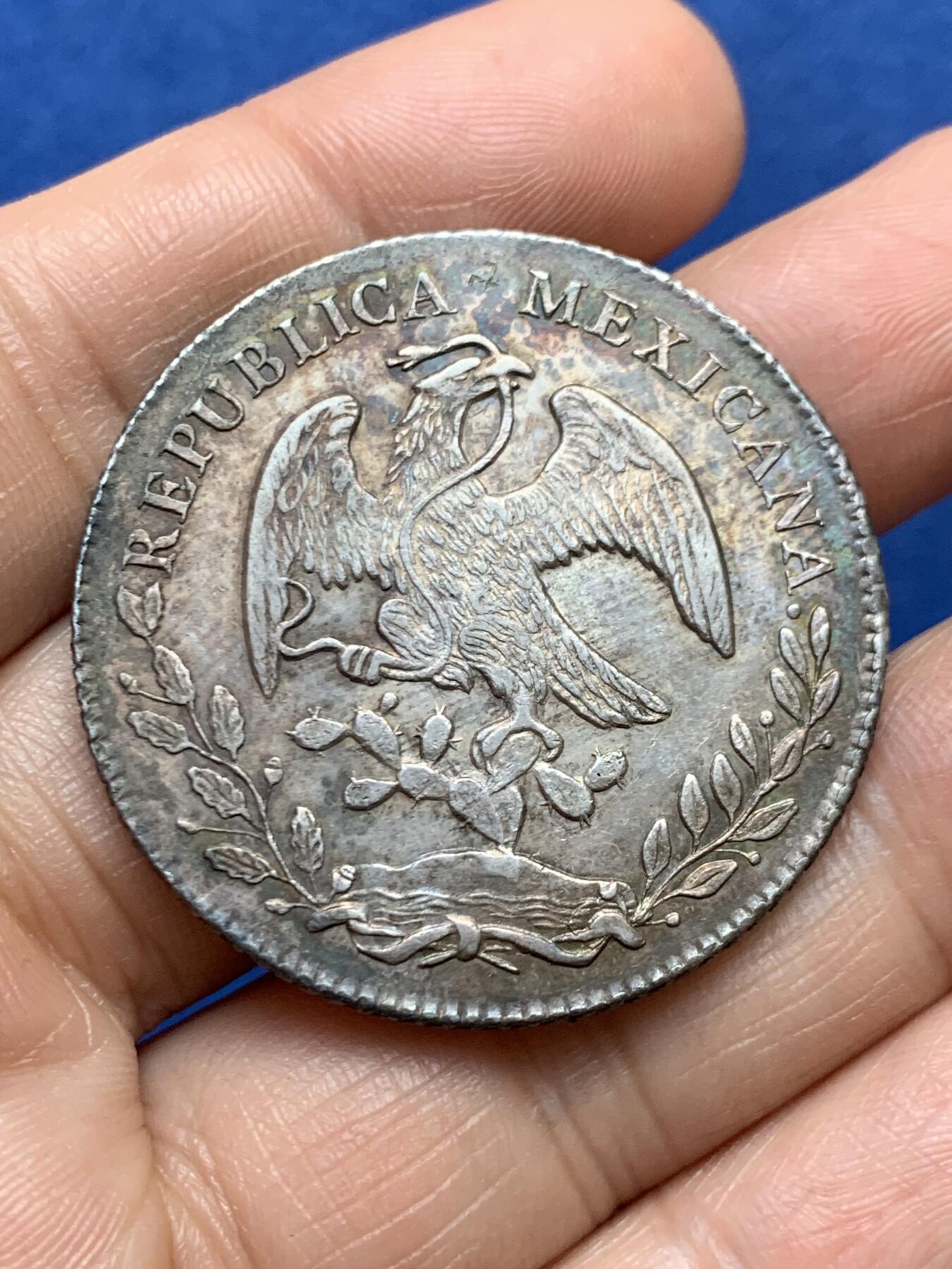 《竞宝斋》第471场 周日，周一，周二 3场连拍 （全场包邮）欢迎送拍 墨西哥1875年GA MC版花边鹰洋8里亚尔银币，五彩包浆漂亮