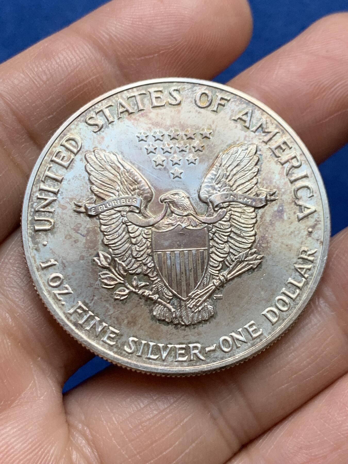 《竞宝斋》第471场 周日，周一，周二 3场连拍 （全场包邮）欢迎送拍 美国1990年行走女神投资1盎司银币，五彩包浆