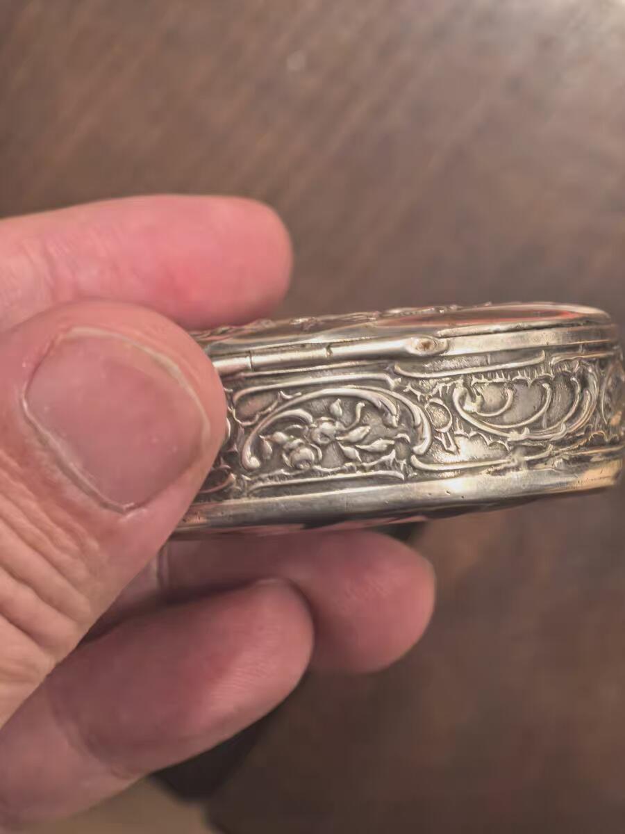 欧洲银章铜章、银币 欧洲银盒 镂空刻花工艺 银盒胭脂盒香盒32.2克