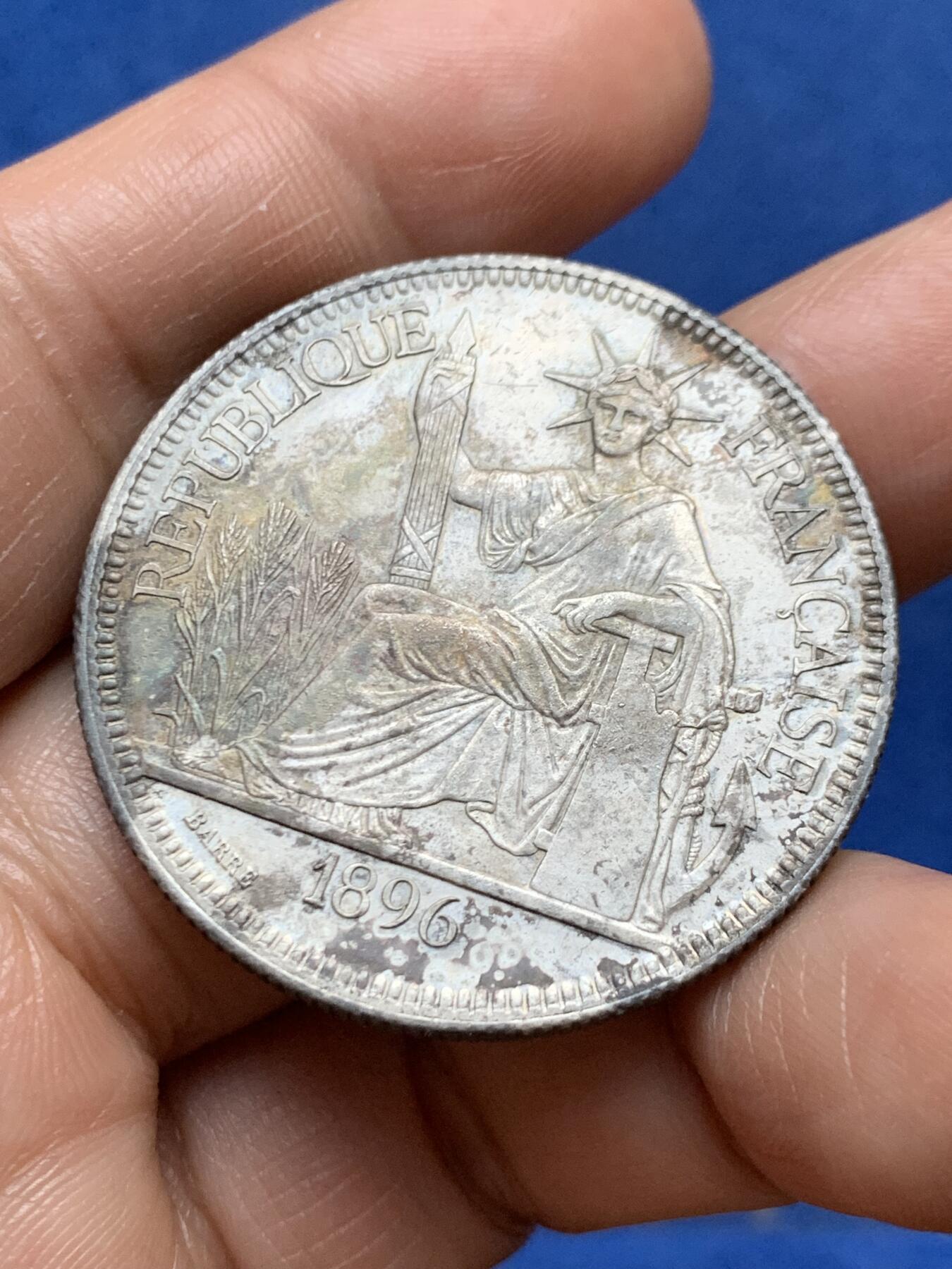 《竞宝斋》第471场 周日，周一，周二 3场连拍 （全场包邮）欢迎送拍 法属印支1896年坐洋1皮阿斯特银币，面部鼻子清晰难得，带底光