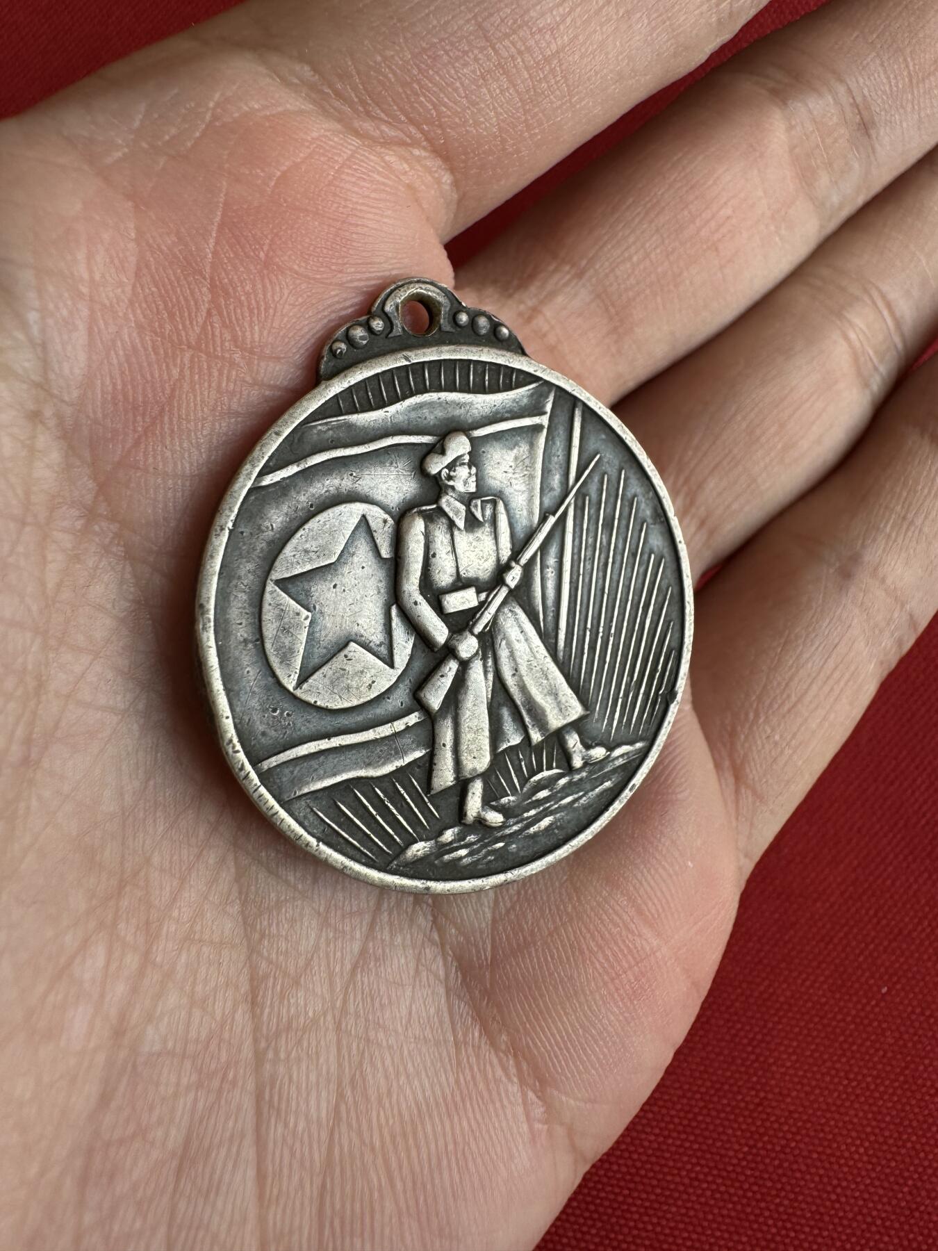 五哥徽章群   18号周三晚上八点4群联拍 银章