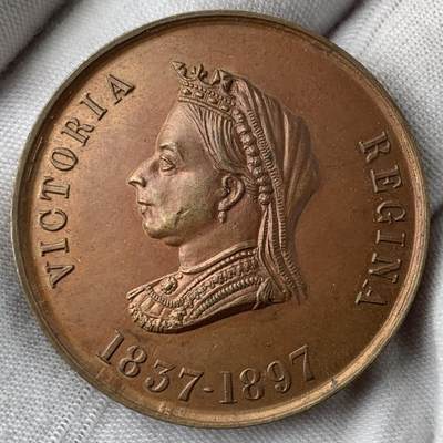 掌中浮雕-藏着的欧洲第055场 - 1897年英国维多利亚女王登基60周年纪念铜章，38mm，纸盒有破损