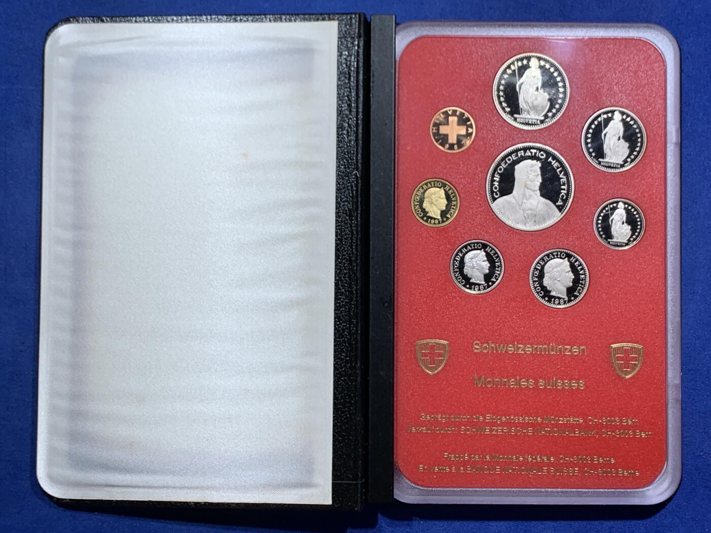 《竞宝斋》第471场 周日，周一，周二 3场连拍 （全场包邮）欢迎送拍 瑞士1987年精制套币 册装