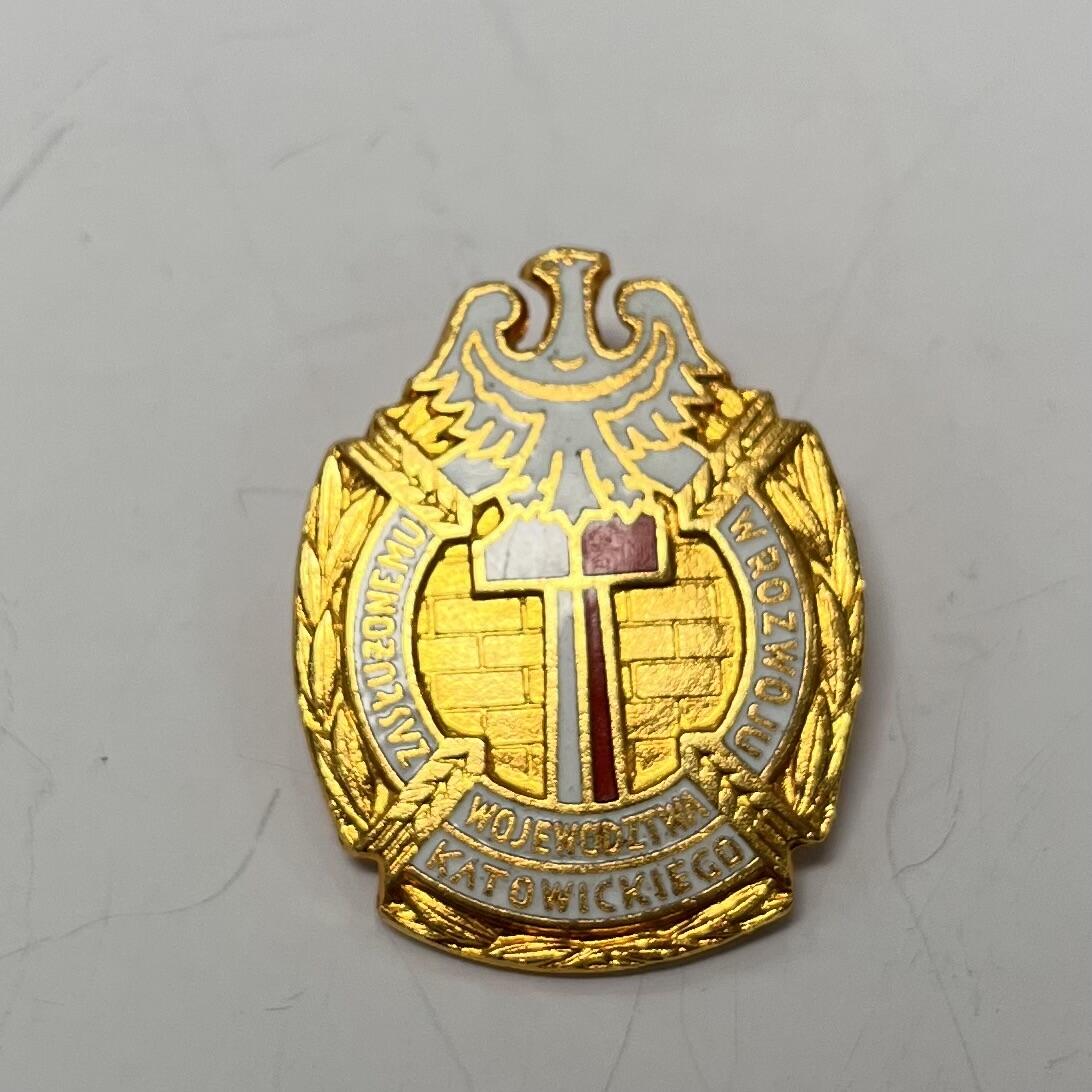 韵星假日军品类拍卖第47期 -- Rimey Holidays Militaria Auction 47 波兰人民共和国金级卡特维兹省杰出建设贡献奖章