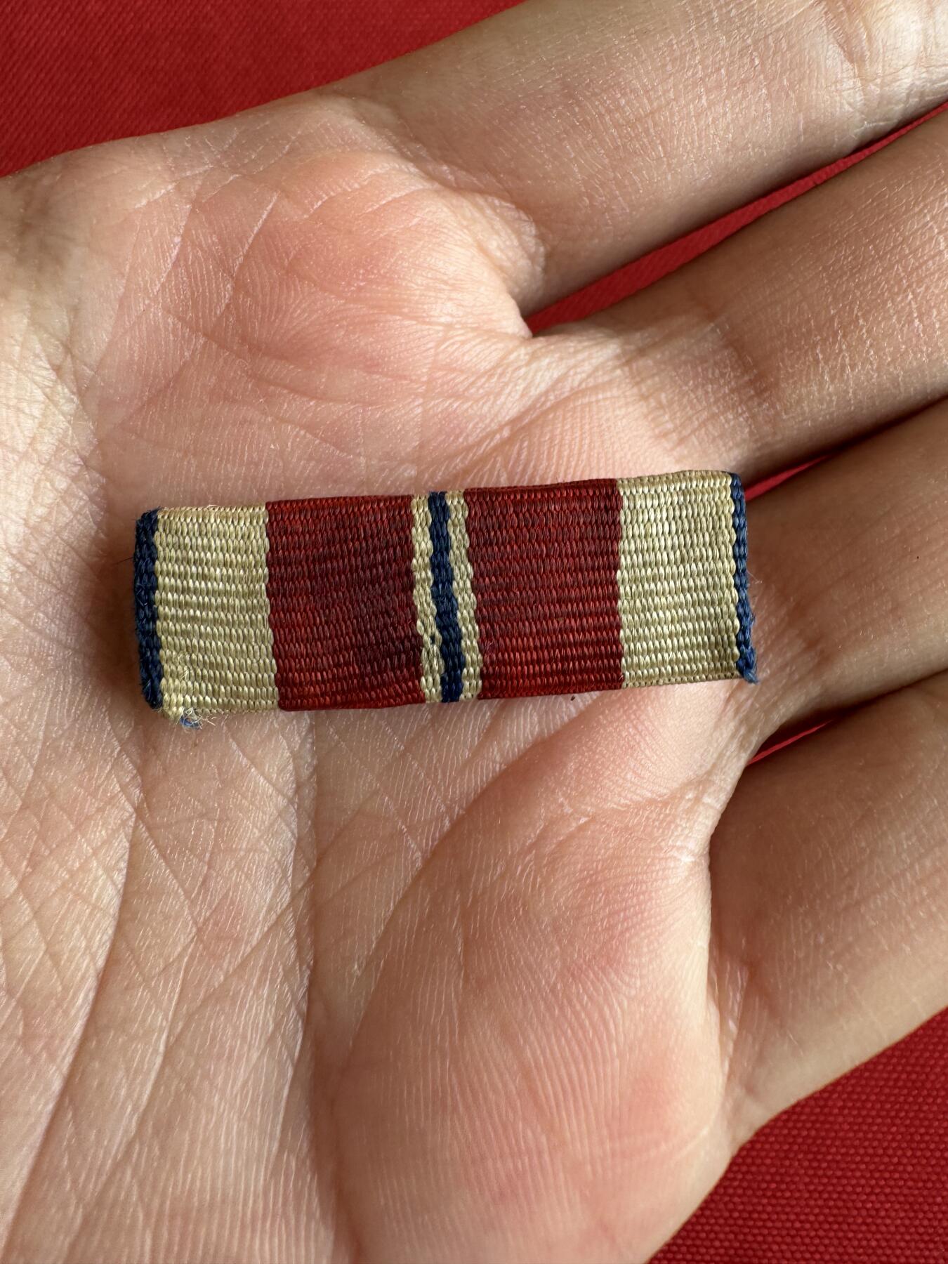 五哥徽章群   18号周三晚上八点4群联拍 银章一套