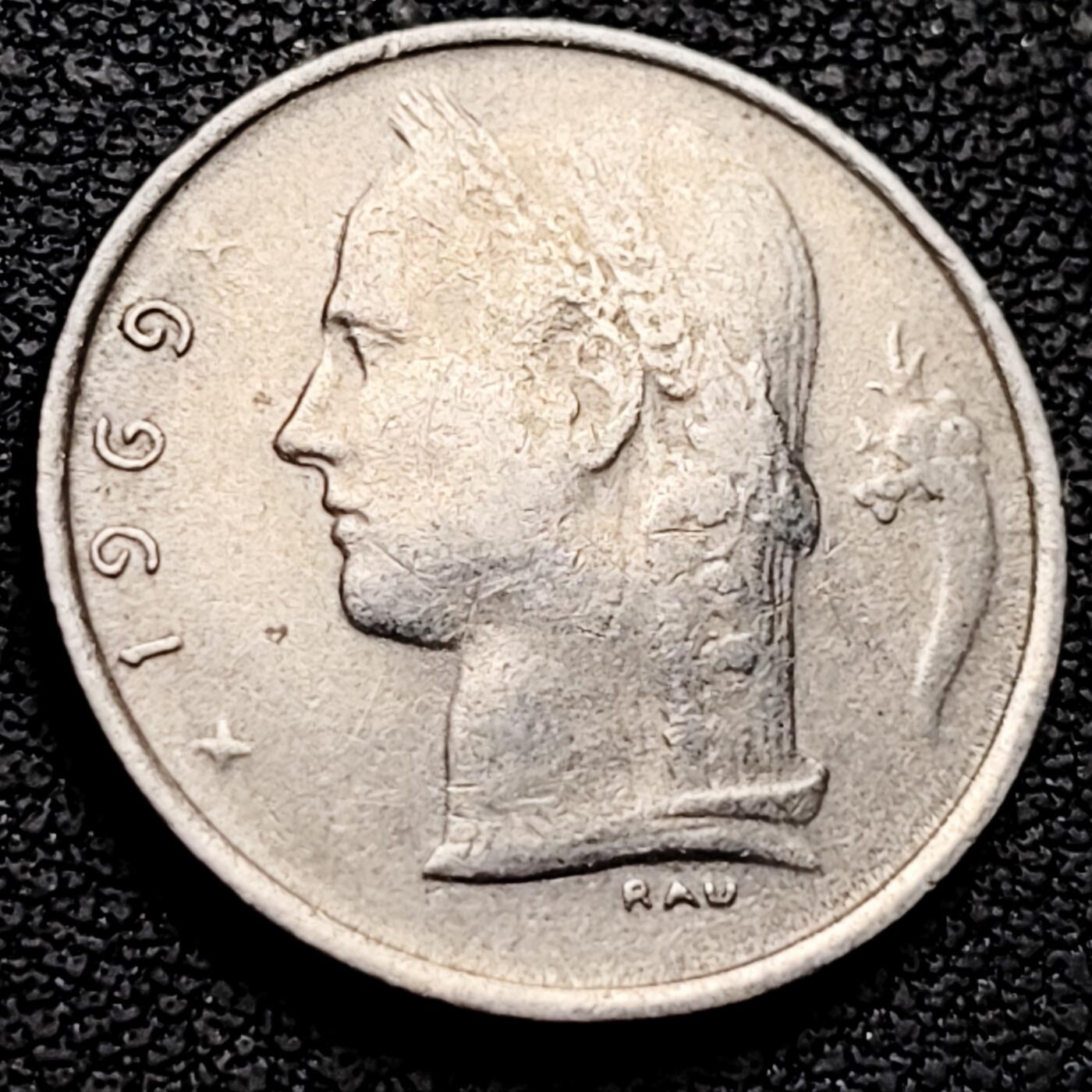 泉币菌-第211场-拍品多 请提前出价 。