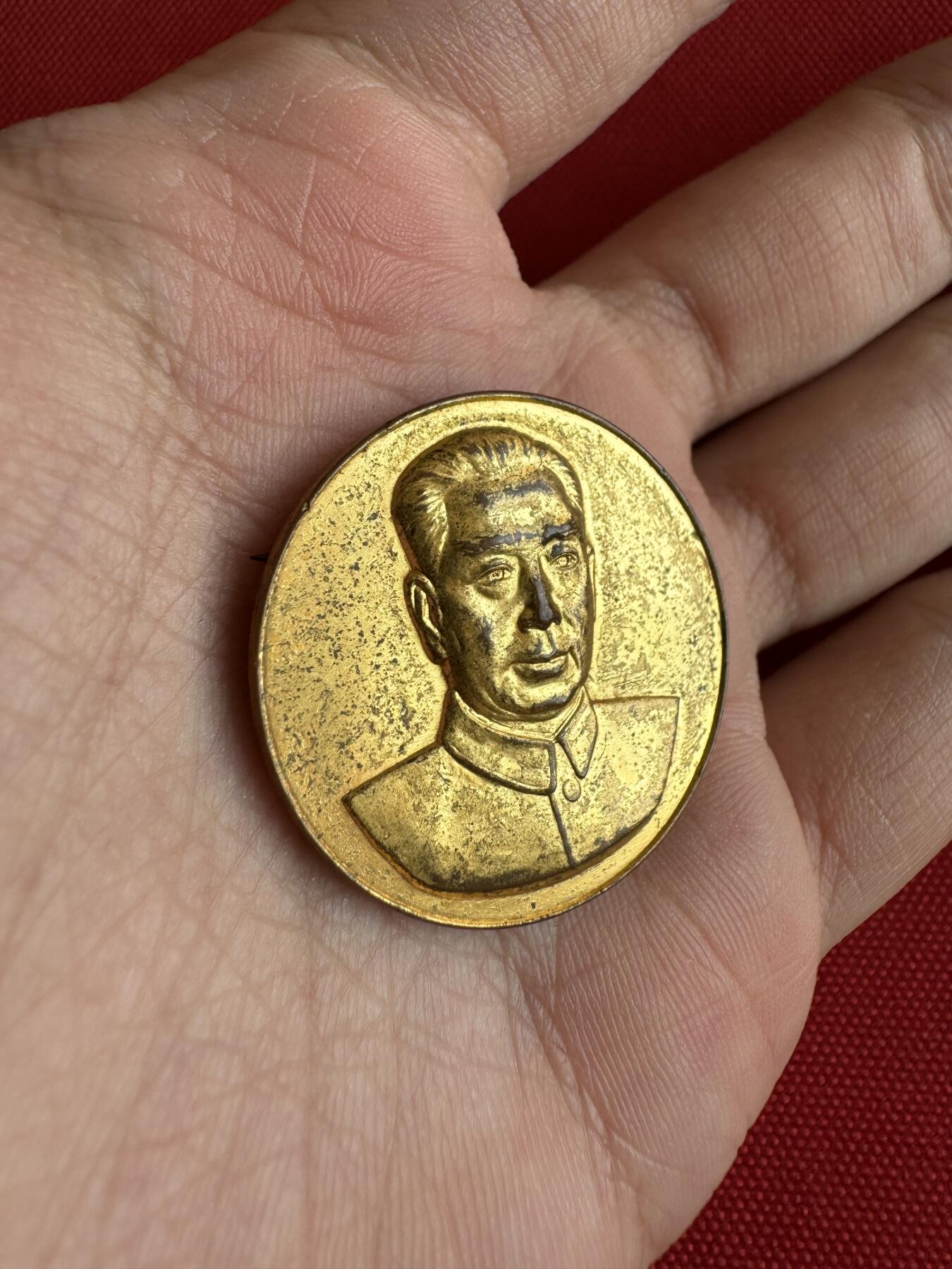 五哥徽章群   18号周三晚上八点4群联拍 铜章