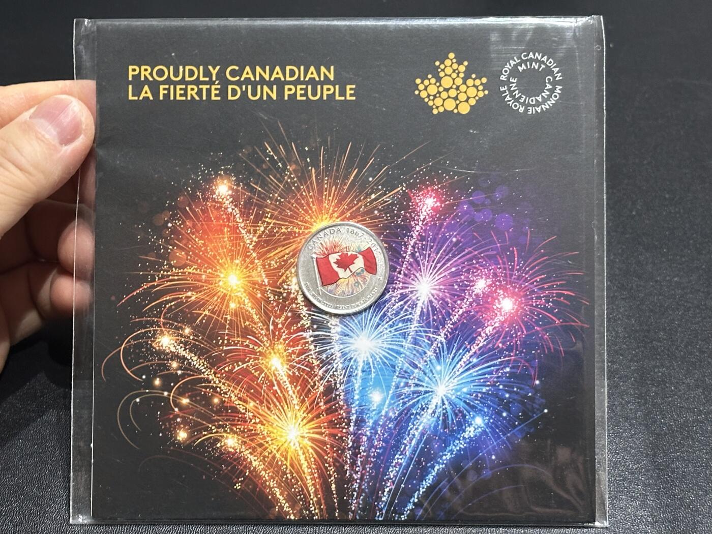 《外钞收藏家》第六百一十八期（精品场）（长期征集拍品、欢迎藏友们联系合作） 加拿大2017年独立150周年精制彩色夜光银币（带原厂卡册1/4盎司纯银）