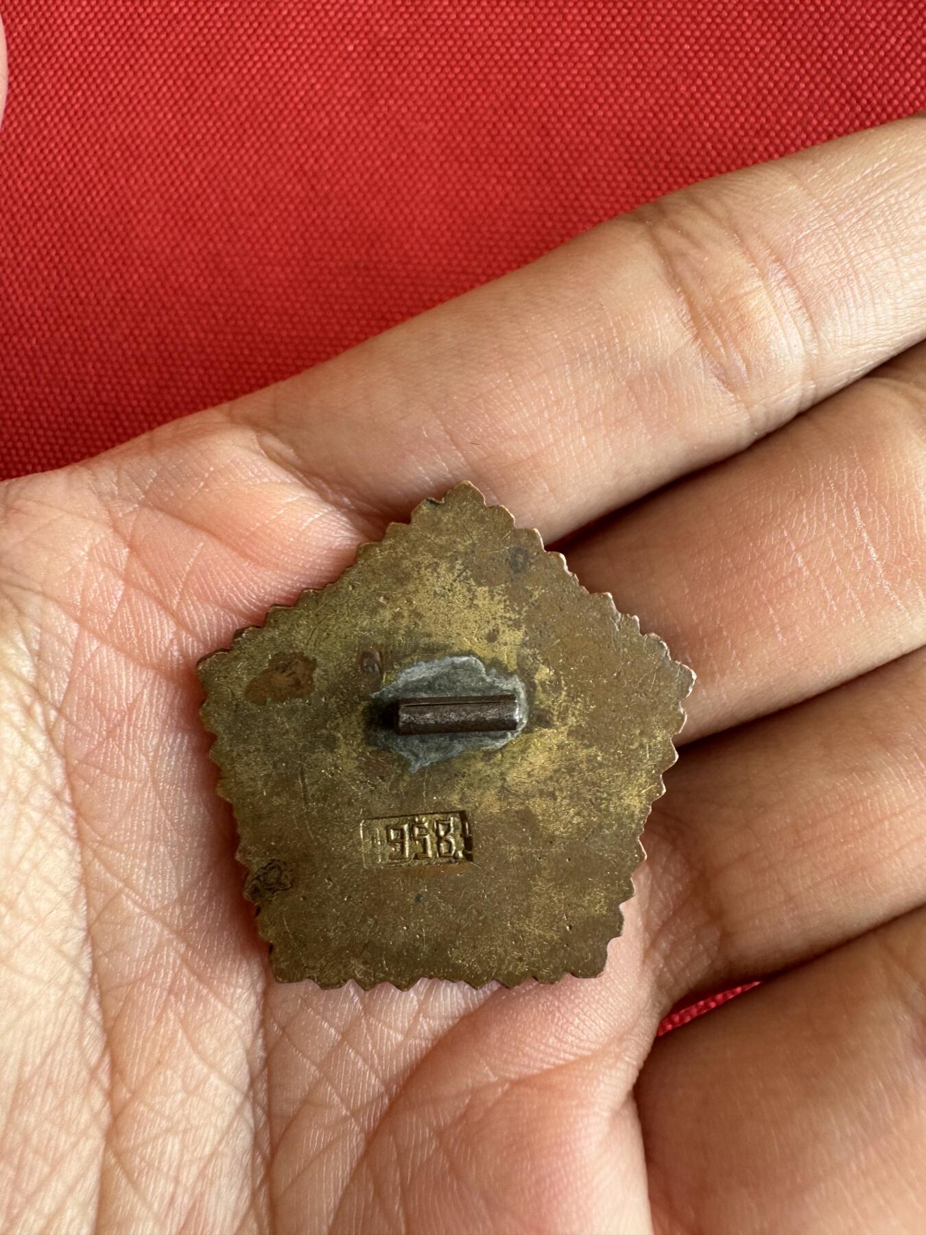 五哥徽章群   18号周三晚上八点4群联拍 铜章