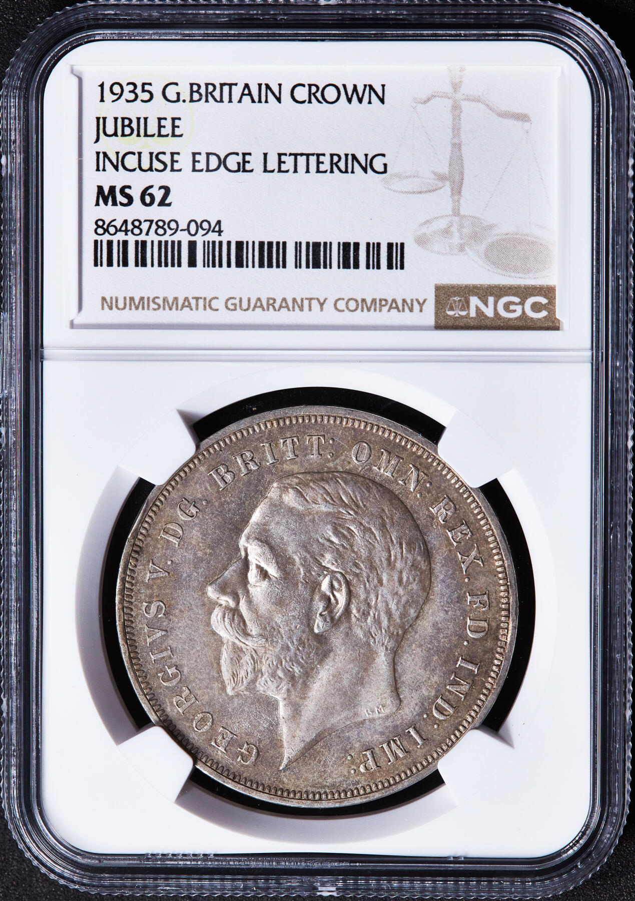 【俄甄集藏】2026年(049)03-18星期三 晚 19:30 全场包邮 英国1935年乔治五世马剑1克朗大银币，NGC MS62，黄油彩老包浆，原光品相