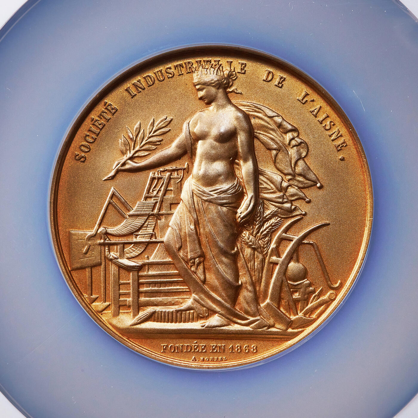 【俄甄集藏】2026年(049)03-18星期三 晚 19:30 全场包邮 法国1951年工业女神站像埃纳省工业协会镀金大铜章，NGC MS63，直径58mm，丰饶角铭，授予E·雷德表彰在大卫&梅格雷特公司铸造行业25年服务的贡献，雕刻师博雷尔作品，金属足