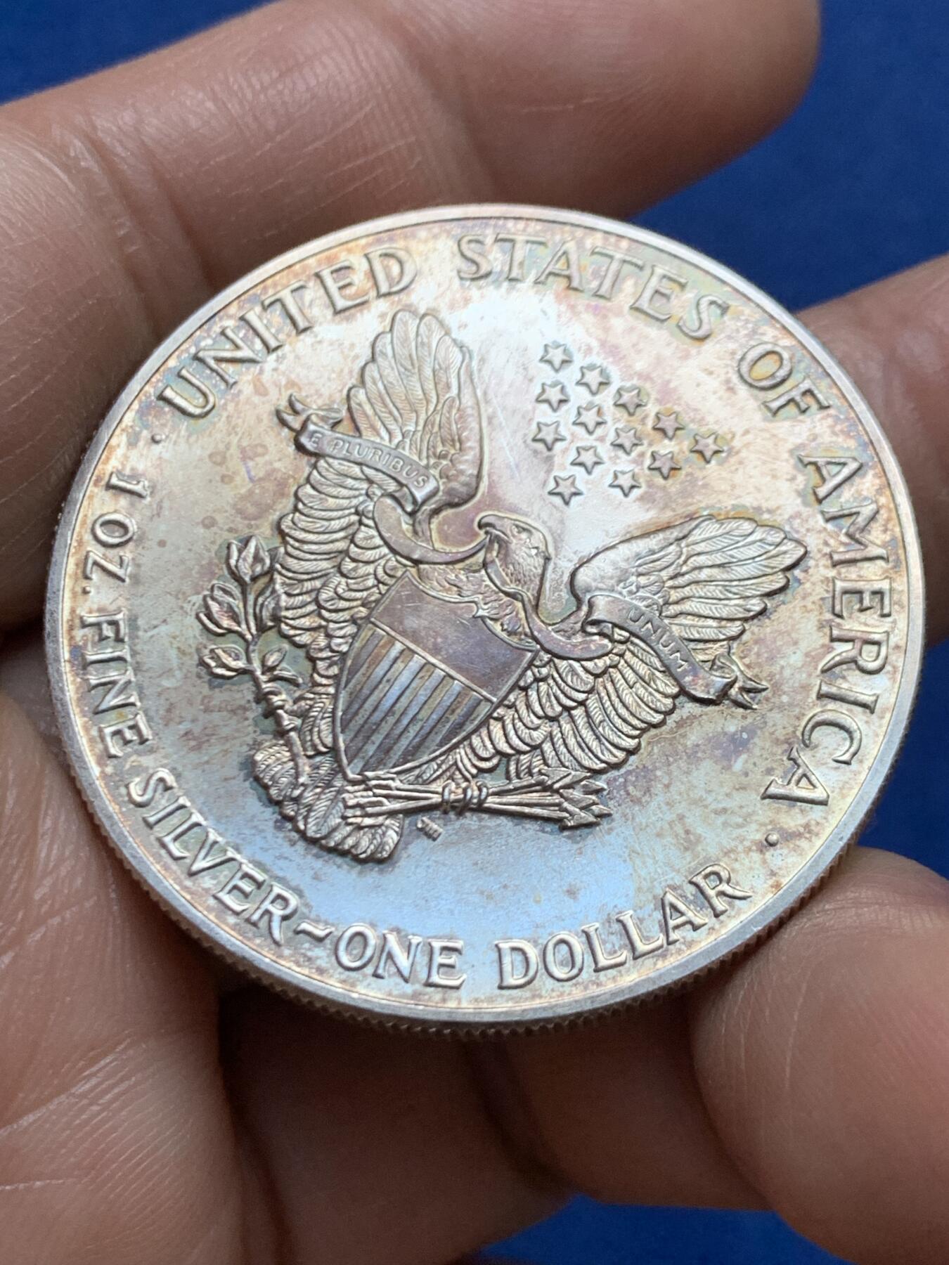 《竞宝斋》第471场 周日，周一，周二 3场连拍 （全场包邮）欢迎送拍 美国1990年行走女神投资1盎司银币，五彩包浆