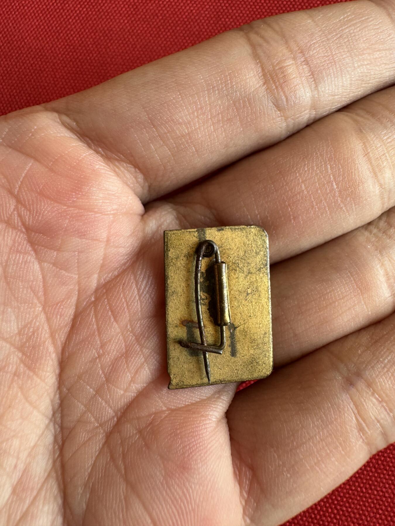 五哥徽章群   18号周三晚上八点4群联拍 铜章