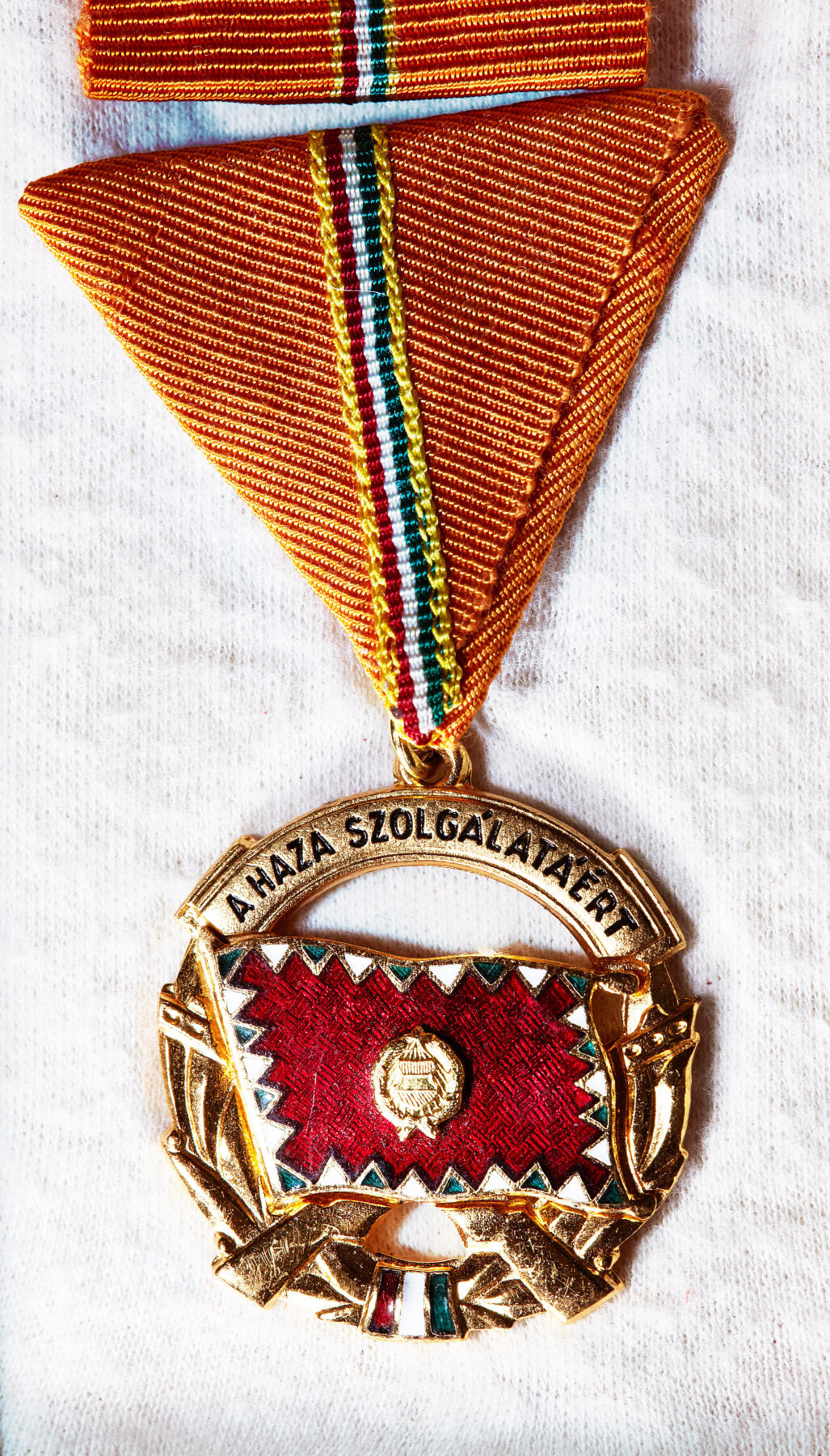 【俄甄集藏】2026年(049)03-18星期三 晚 19:30 全场包邮 匈牙利人民共和国一级为祖国服务奖章，原盒，铜质镀金，局部珐琅，章体直径：37mm