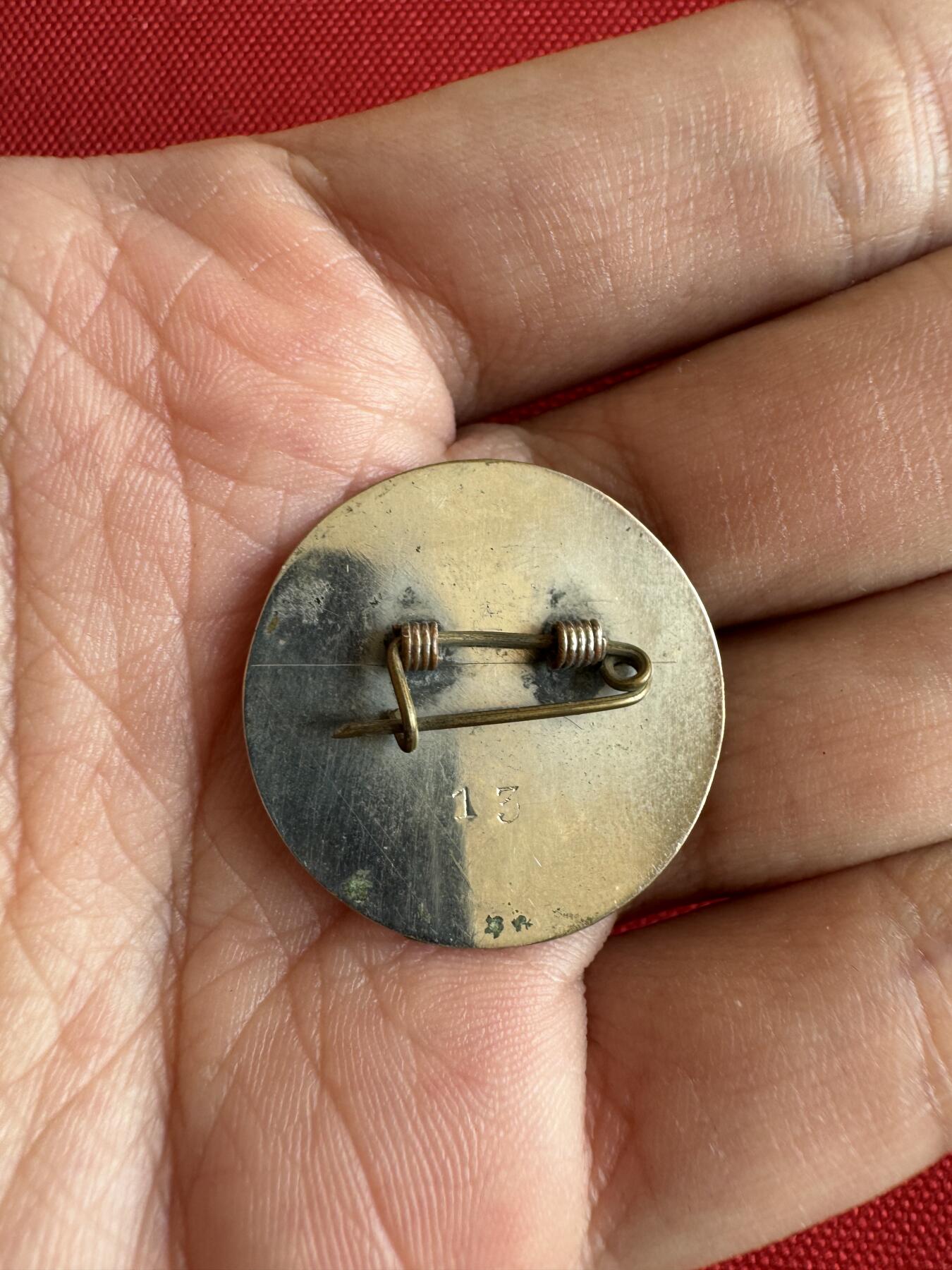 五哥徽章群   18号周三晚上八点4群联拍 铜章