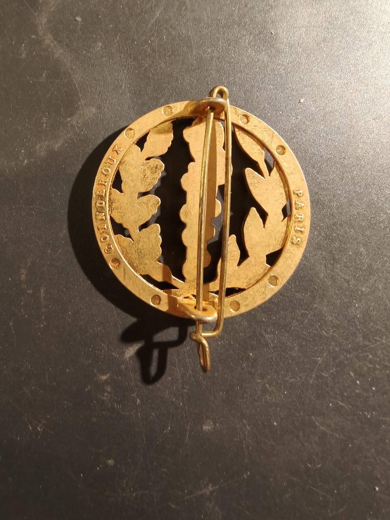 老王徽章第187期 法国军医贝雷帽徽