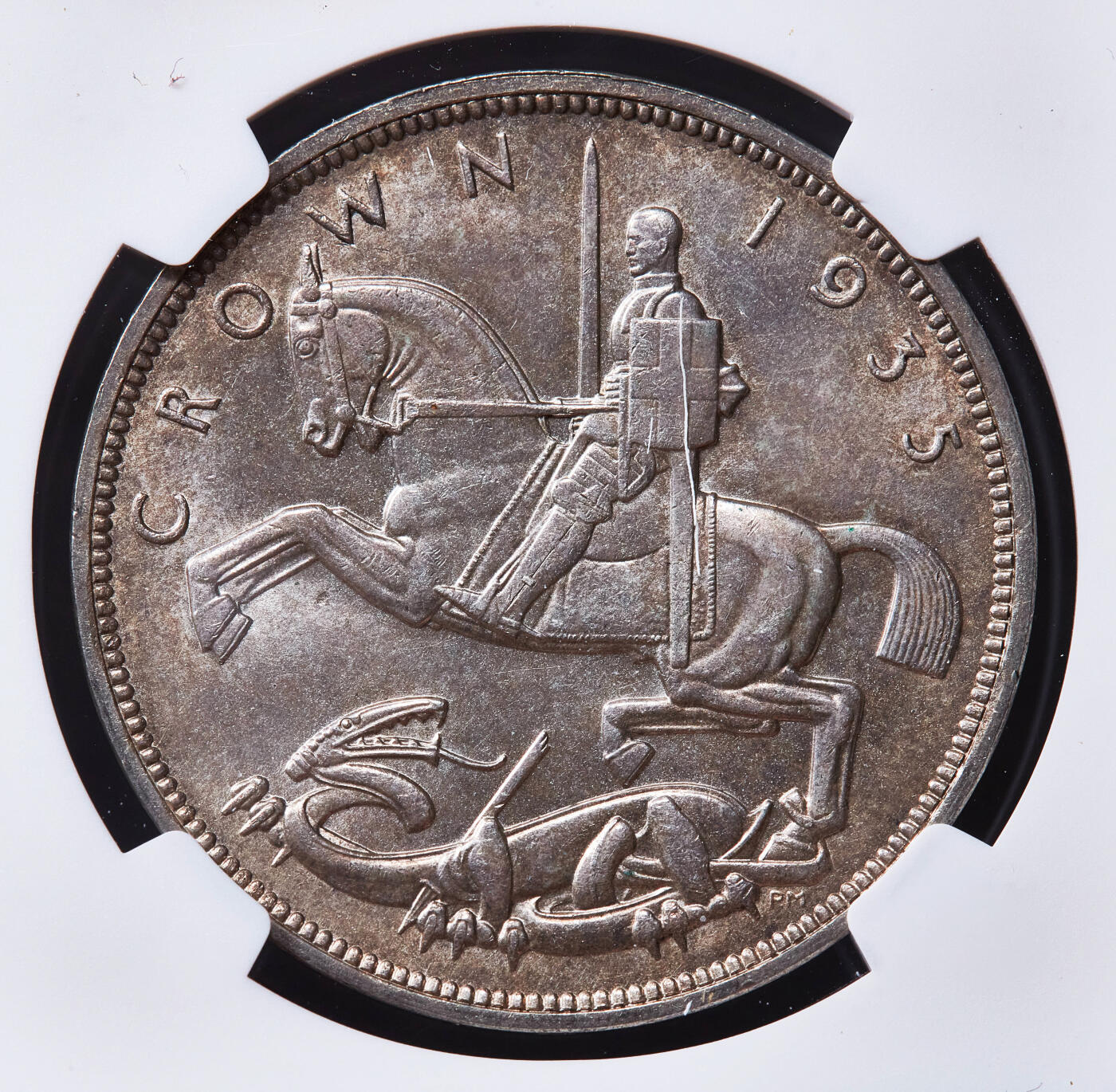 【俄甄集藏】2026年(049)03-18星期三 晚 19:30 全场包邮 英国1935年乔治五世马剑1克朗大银币，NGC MS62，黄油彩老包浆，原光品相