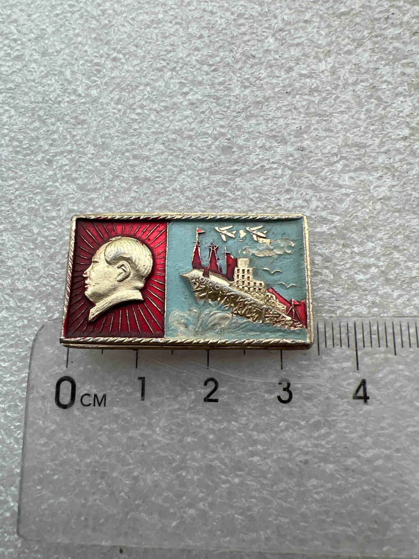 真品像章、纪念章 真品像章、纪念章