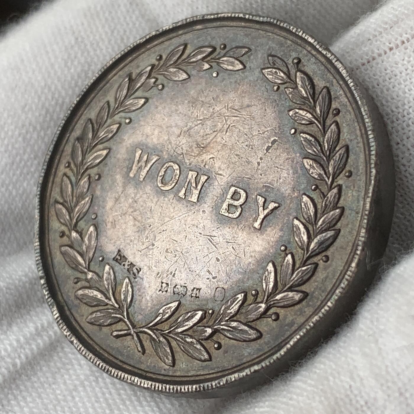 掌中浮雕-藏着的欧洲第055场 1879年田径协会银章，32mm，24.4g，背面有银标