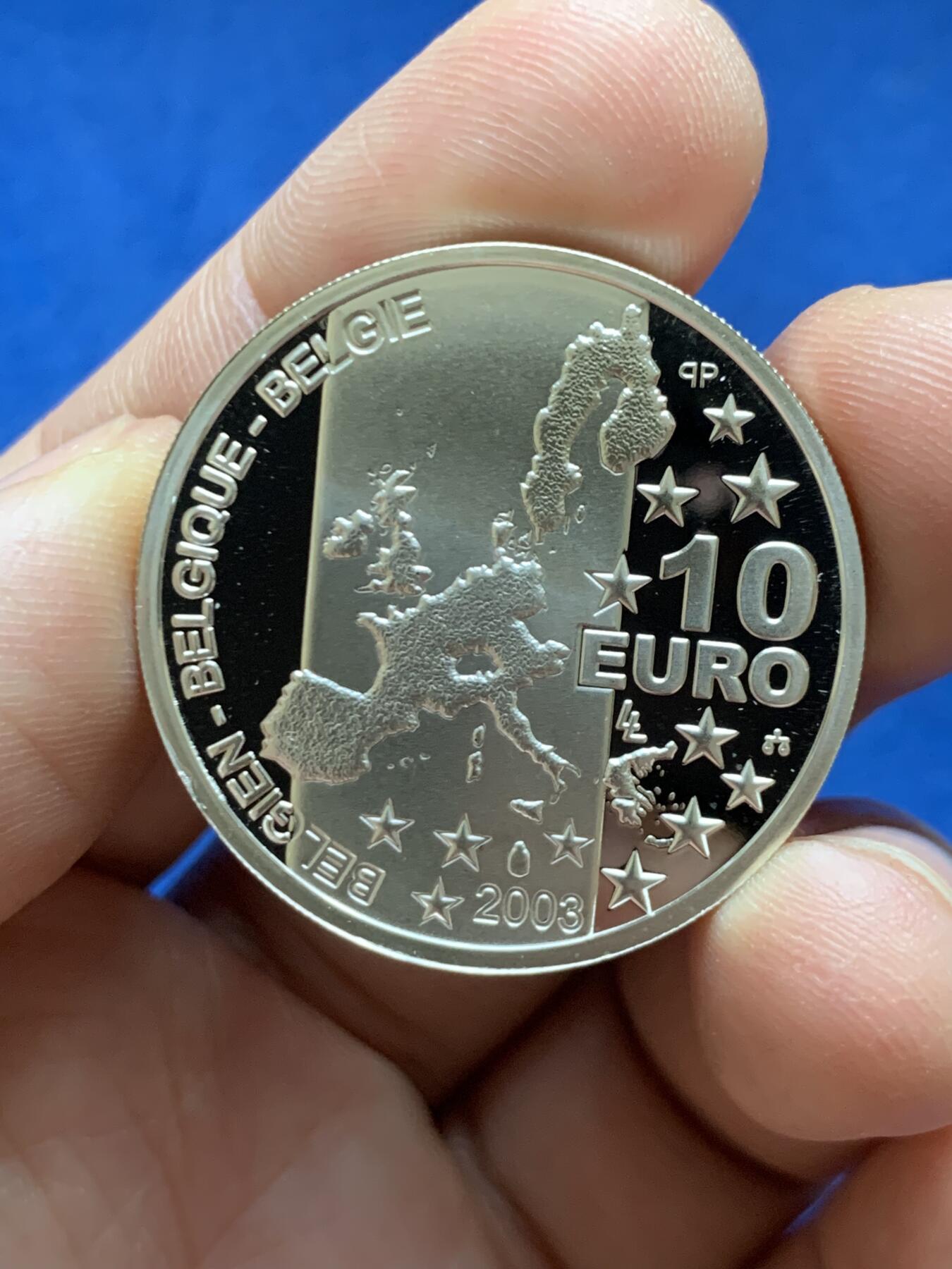 《竞宝斋》第471场 周日，周一，周二 3场连拍 （全场包邮）欢迎送拍 比利时2003年侦探小说作家乔治·西默农10欧元精制银币 18.92克 925银