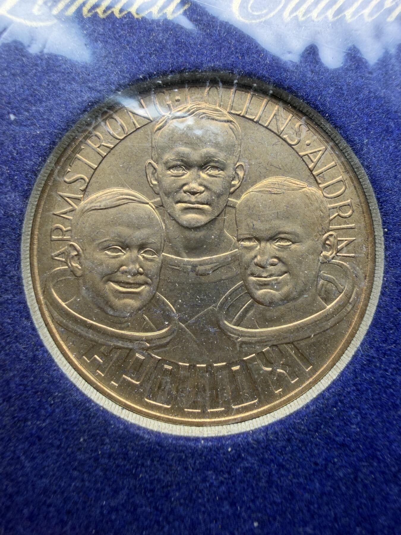 2026年集古藏今外币拍卖第三期-第5场—（总第315拍），可以寄存60天，满160元包邮。 原封1969年阿波罗11号（Apollo 11）登月任务纪念章，限量版