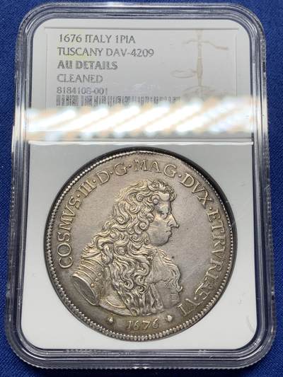 《竞宝斋》第471场 周日，周一，周二 3场连拍 （全场包邮）欢迎送拍 - NGC AUD 1676年意大利托斯卡纳科西莫三世皮阿斯特大银 正面科西莫三世秀发飘飘 背面描绘了圣约翰在约旦河给基督施洗 罕见意大利名誉品种 受洗清晰打制压力足 足以入藏的状态