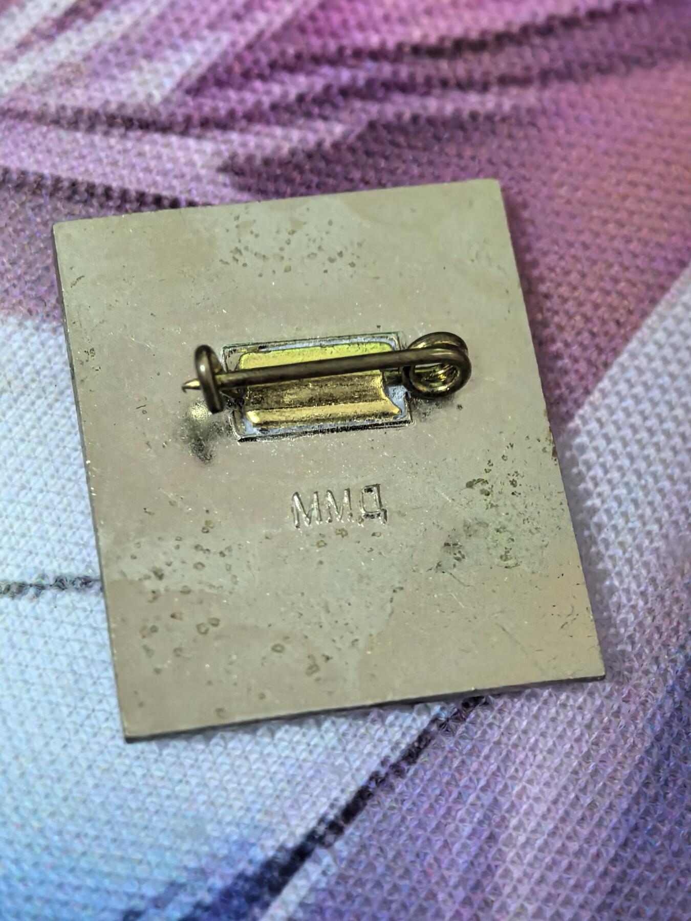 苏联勋章奖章拍卖 本次有亚捏，苏联艺术家，2次英雄的奖状，国际运动员全套等好货 不要错过 3月20日晚上九点结束在麦稀奇 找不到的加我qq或者微信都是184277308备注苏章拍卖。 苏联运动员大全套 著名拳击运动员 古里列夫 退役后还培养了多个世界冠军  其中国际健将8837 和国家级健将180189 有证书 其他无证书 但是是一起来的应该都是他的 算是比较全的运动员荣誉了 