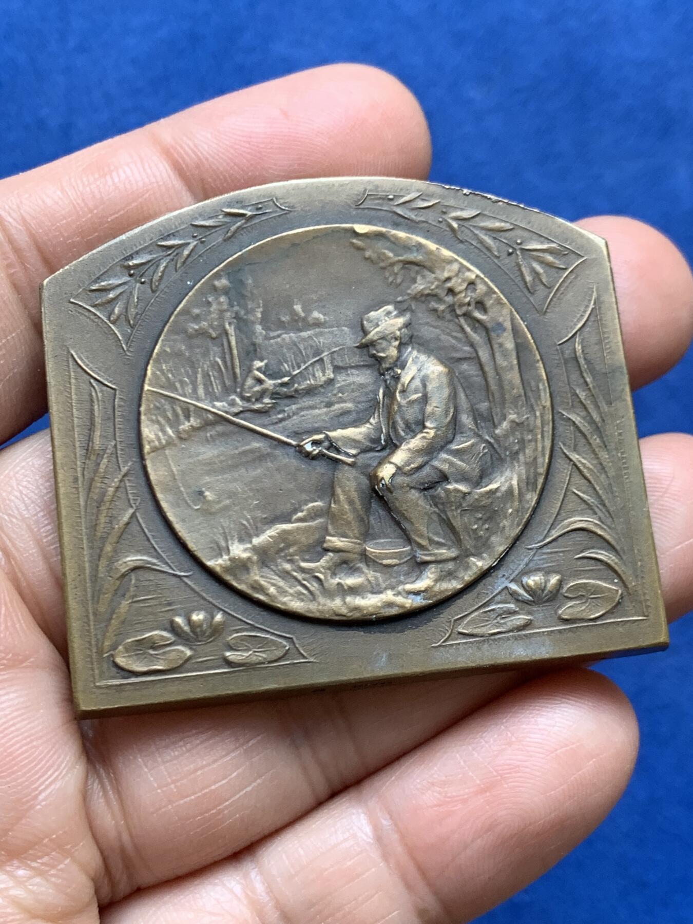 《竞宝斋》第471场 周日，周一，周二 3场连拍 （全场包邮）欢迎送拍 《垂钓者》铜章 62.3克 50.6*45mm 正方形铜标