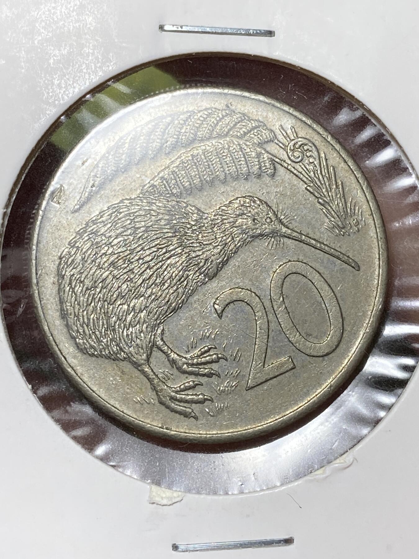 2026年第三十六场(总第二百零五场）外国精品纸夹币场(免佣金) 少见–新西兰🇳🇿1984年20分(伊丽莎白二世中年花冠，浅浮雕版，加拿大造)