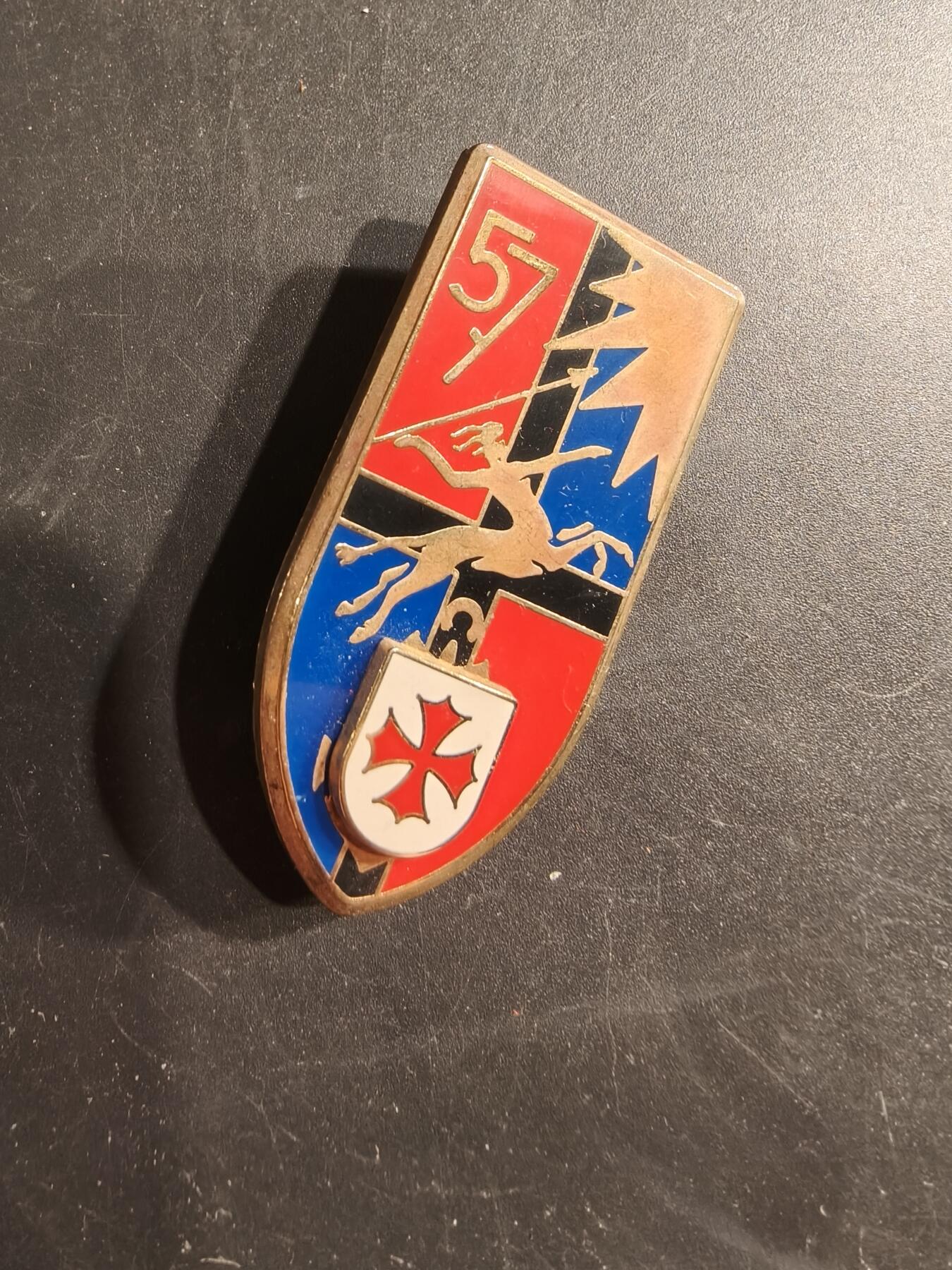 老王徽章第187期 法国陆军第57炮兵团证章