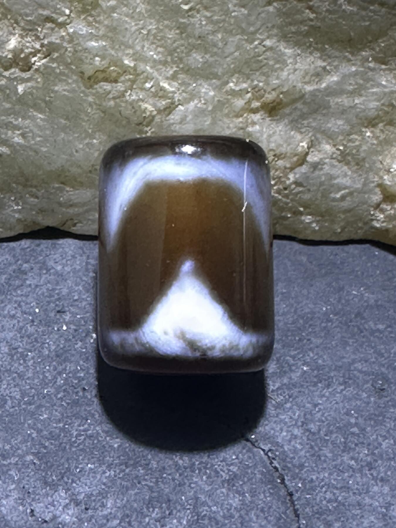 仅此一颗，精品藏传虎牙玛瑙天珠一颗