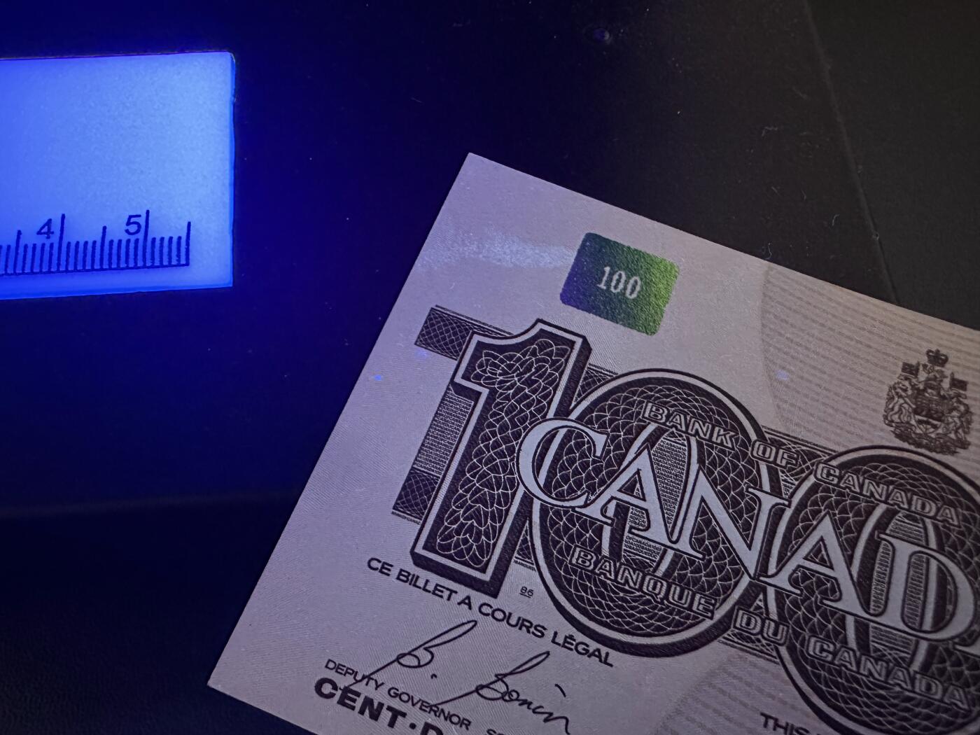 《外钞收藏家》第六百一十八期（精品场）（长期征集拍品、欢迎藏友们联系合作） 加拿大1988年鸟版100元（北美大雁，号码全程无47）	UNC 有一处荧光反应但背面看不出来