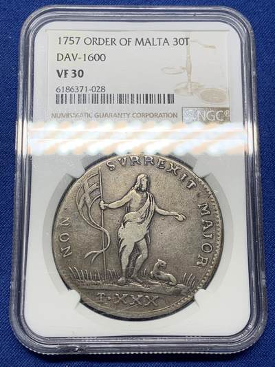 《竞宝斋》第471场 周日，周一，周二 3场连拍 （全场包邮）欢迎送拍 - NGC VF30 马耳他1757年曼努埃尔·平托·德·丰塞卡30塔里银币 马耳他骑士团，成立于第一次十字军东征之后的天主教军事组织医院骑士团。这枚银币铸于1757年瓦莱塔铸币厂，时任大团长曼纽尔一世•品脱Manuel I Pinto 。稀缺品种，有分的很少。盒子边缘有磕