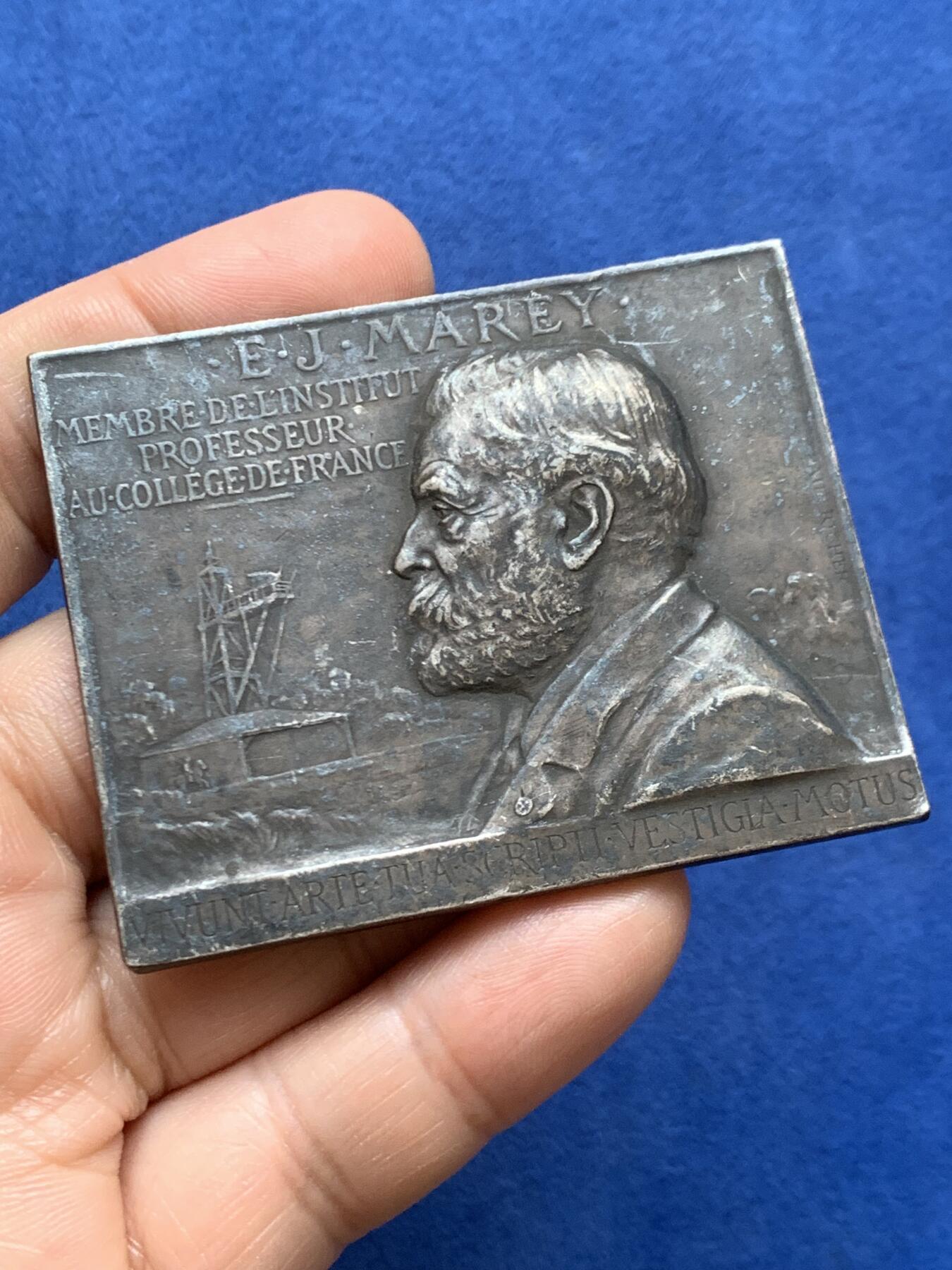 《竞宝斋》第471场 周日，周一，周二 3场连拍 （全场包邮）欢迎送拍 法国生理学先驱马莱纪念镀银铜章 80.4克 50.3*63.3mm