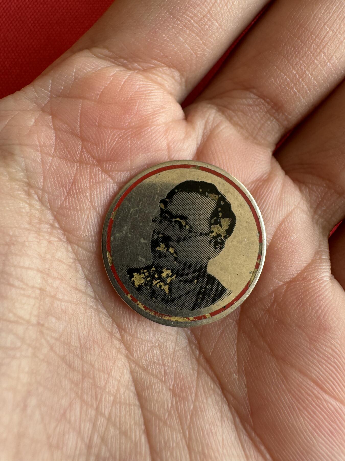 五哥徽章群   18号周三晚上八点4群联拍 任弼时