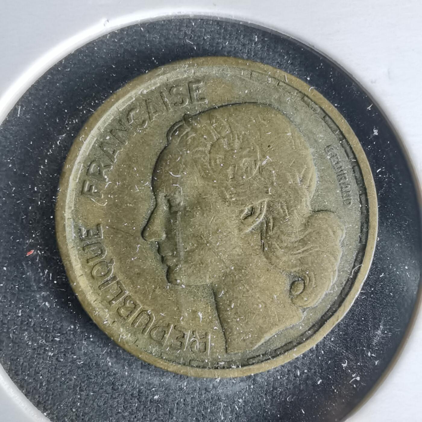 沼泽如烟--第1021场 法国1951年10法郎